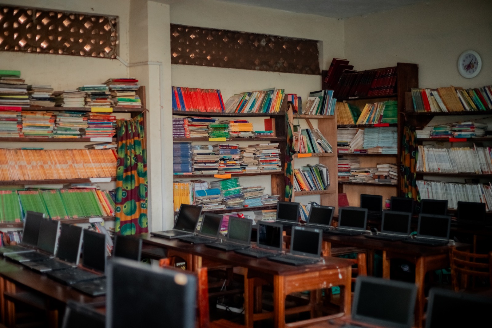 Bibliothèque et laboratoire